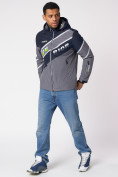 Оптом Куртка спортивная мужская с капюшоном серого цвета 3583Sr в Казани, фото 3