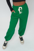 Оптом Джоггеры спортивные трикотажные женские зеленого цвета 400Z в Казани, фото 16