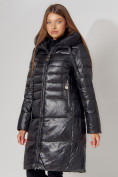 Оптом Пальто утепленное с капюшоном зимнее женское  черного цвета 442116Ch в Екатеринбурге, фото 11