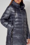 Оптом Пальто утепленное с капюшоном зимнее женское  темно-серого цвета 442116TC в Екатеринбурге, фото 14