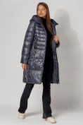 Оптом Пальто утепленное с капюшоном зимнее женское  темно-серого цвета 442116TC в Екатеринбурге, фото 7