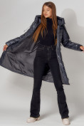 Оптом Пальто утепленное с капюшоном зимнее женское  темно-серого цвета 442116TC в Екатеринбурге, фото 8
