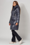 Оптом Пальто утепленное с капюшоном зимнее женское  темно-серого цвета 442116TC в Екатеринбурге, фото 2