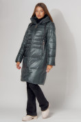 Оптом Пальто утепленное с капюшоном зимнее женское  темно-зеленого цвета 442116TZ в Екатеринбурге, фото 8