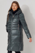 Оптом Пальто утепленное с капюшоном зимнее женское  темно-зеленого цвета 442116TZ, фото 10