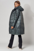 Оптом Пальто утепленное с капюшоном зимнее женское  темно-зеленого цвета 442116TZ, фото 5