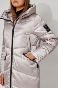 Оптом Пальто утепленное зимнее женское  бежевого цвета 442152B в Екатеринбурге, фото 13