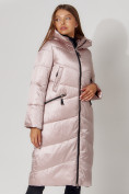 Оптом Пальто утепленное зимнее женское  розового цвета 442152R в Казани, фото 2