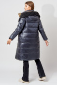 Оптом Пальто утепленное с капюшоном зимнее женское  темно-синего цвета 442181TS, фото 7