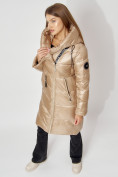 Оптом Пальто утепленное с капюшоном зимнее женское  бежевого цвета 442185B, фото 11