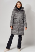 Оптом Пальто утепленное с капюшоном зимнее женское  серого цвета 442186Sr в Казани