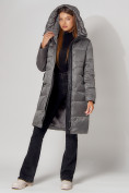 Оптом Пальто утепленное с капюшоном зимнее женское  серого цвета 442186Sr, фото 11