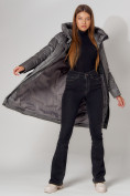 Оптом Пальто утепленное с капюшоном зимнее женское  серого цвета 442186Sr в Казани, фото 7