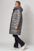 Оптом Пальто утепленное с капюшоном зимнее женское  серого цвета 442186Sr в Екатеринбурге, фото 9