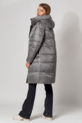Оптом Пальто утепленное с капюшоном зимнее женское  серого цвета 442186Sr в Казани, фото 10