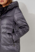 Оптом Пальто утепленное с капюшоном зимнее женское  темно-серого цвета 442186TC в Екатеринбурге, фото 12