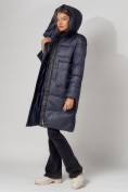Оптом Пальто утепленное с капюшоном зимнее женское  темно-синего цвета 442186TS в Екатеринбурге, фото 6