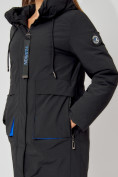 Оптом Пальто утепленное с капюшоном зимнее женское  черного цвета 442187Ch в Екатеринбурге, фото 8
