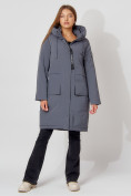 Оптом Пальто утепленное с капюшоном зимнее женское  серого цвета 442187Sr в Екатеринбурге