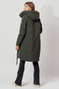 Оптом Пальто утепленное с капюшоном зимнее женское  темно-зеленого цвета 442187TZ в Екатеринбурге, фото 5