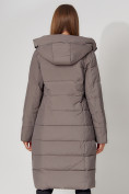Оптом Пальто утепленное с капюшоном зимние женское  коричневого цвета 442189K в Казани, фото 12