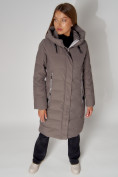 Оптом Пальто утепленное с капюшоном зимние женское  коричневого цвета 442189K в Казани, фото 5