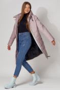 Оптом Пальто утепленное с капюшоном зимние женское  розового цвета 442189R в Казани, фото 11