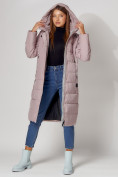 Оптом Пальто утепленное с капюшоном зимние женское  розового цвета 442189R в Казани, фото 14