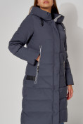 Оптом Пальто утепленное с капюшоном зимние женское  темно-синего цвета 442189TS в Казани, фото 13
