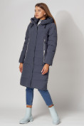 Оптом Пальто утепленное с капюшоном зимние женское  темно-синего цвета 442189TS в Казани, фото 4