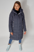Оптом Пальто утепленное с капюшоном зимние женское  темно-синего цвета 442189TS в Казани, фото 9