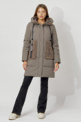 Оптом Пальто утепленное с капюшоном зимнее женское  коричневого цвета 442197K