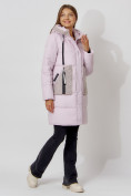 Оптом Пальто утепленное с капюшоном зимнее женское  розового цвета 442197R в Казани, фото 2