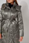 Оптом Пальто утепленное стеганое зимнее женское  цвета хаки 448601Kh в Екатеринбурге, фото 15