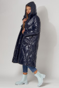 Оптом Пальто утепленное стеганое зимнее женское  темно-синего цвета 448601TS в Казани, фото 9