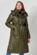 Оптом Пальто утепленное стеганое зимнее женское  темно-зеленого цвета 448601TZ в Казани, фото 3