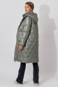 Оптом Пальто утепленное стеганое зимнее женское  цвета хаки 448602Kh в Екатеринбурге, фото 17