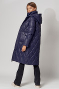 Оптом Пальто утепленное стеганое зимнее женское  темно-синего цвета 448602TS в Казани, фото 11