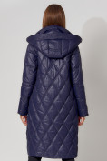 Оптом Пальто утепленное стеганое зимнее женское  темно-синего цвета 448602TS в Екатеринбурге, фото 17