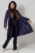 Оптом Пальто утепленное стеганое зимнее женское  темно-синего цвета 448602TS в Казани, фото 14