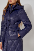 Оптом Пальто утепленное стеганое зимнее женское  темно-синего цвета 448602TS в Казани, фото 15