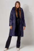 Оптом Пальто утепленное стеганое зимнее женское  темно-синего цвета 448602TS в Казани, фото 9