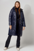 Оптом Пальто утепленное стеганое зимние женское  темно-синего цвета 448613TS в Екатеринбурге, фото 2