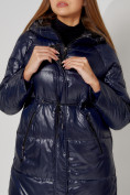 Оптом Пальто утепленное стеганое зимние женское  темно-синего цвета 448613TS в Казани, фото 12