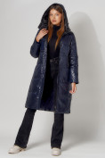 Оптом Пальто утепленное стеганое зимние женское  темно-синего цвета 448613TS в Казани, фото 5