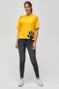 Оптом Женские футболки с принтом желтого цвета 50004J в Екатеринбурге, фото 2