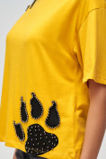 Оптом Женские футболки с принтом желтого цвета 50004J в Казани, фото 5