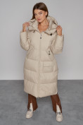 Оптом Пальто утепленное молодежное зимнее женское бежевого цвета 51119B в Новосибирске