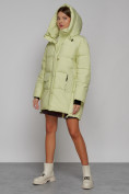Оптом Зимняя женская куртка модная с капюшоном салатового цвета 51122Sl в Казани, фото 6
