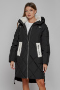 Оптом Пальто утепленное с капюшоном зимнее женское черного цвета 51128Ch в Перми, фото 14